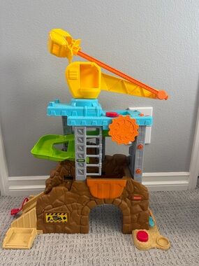 Fisher Price Little People Construction Playset - Crane and Ramp